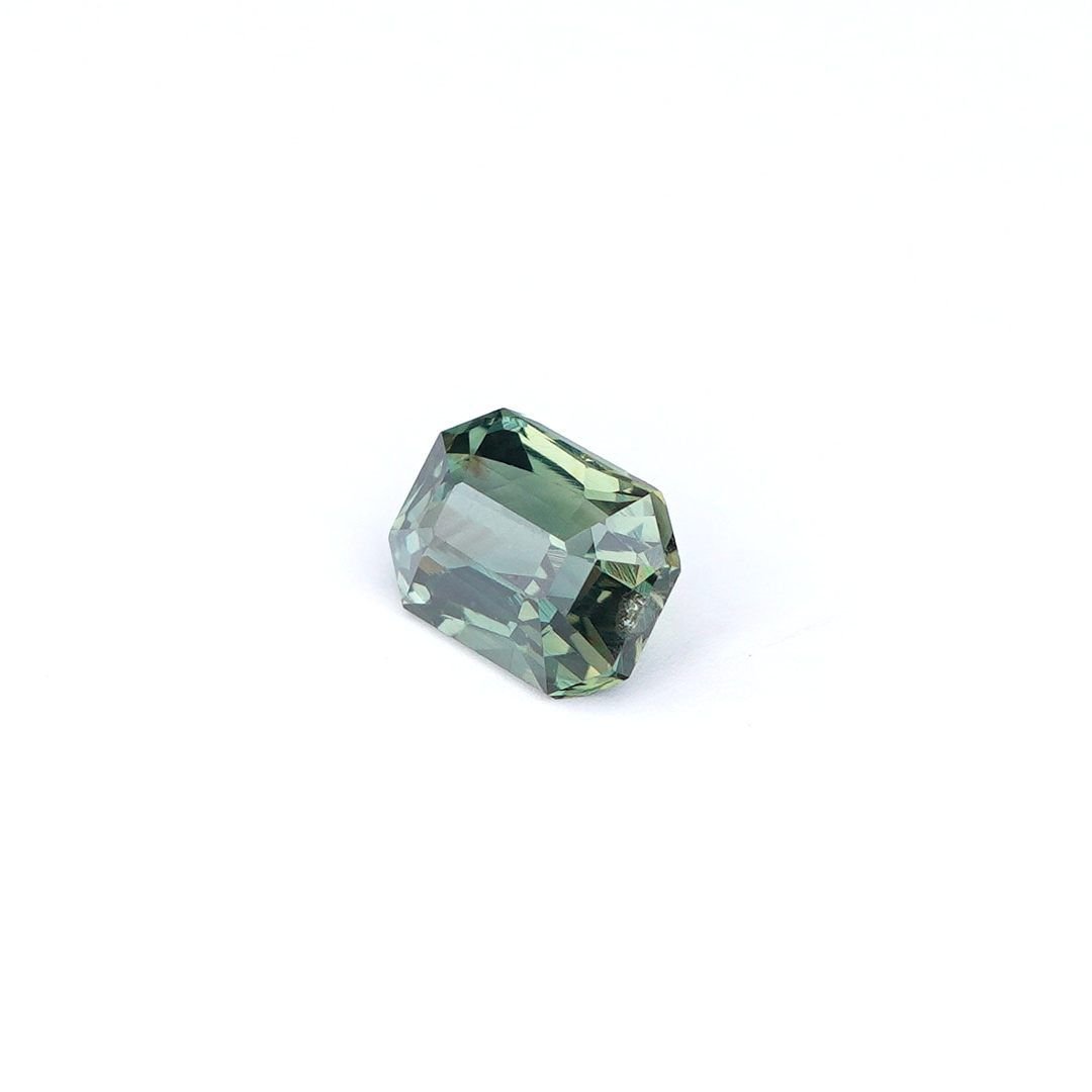 Natural Green Sapphire 1.01 CT (Australian Sapphire)